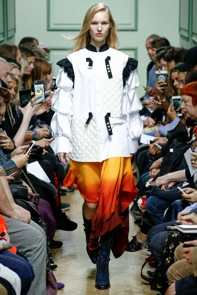 Look 1